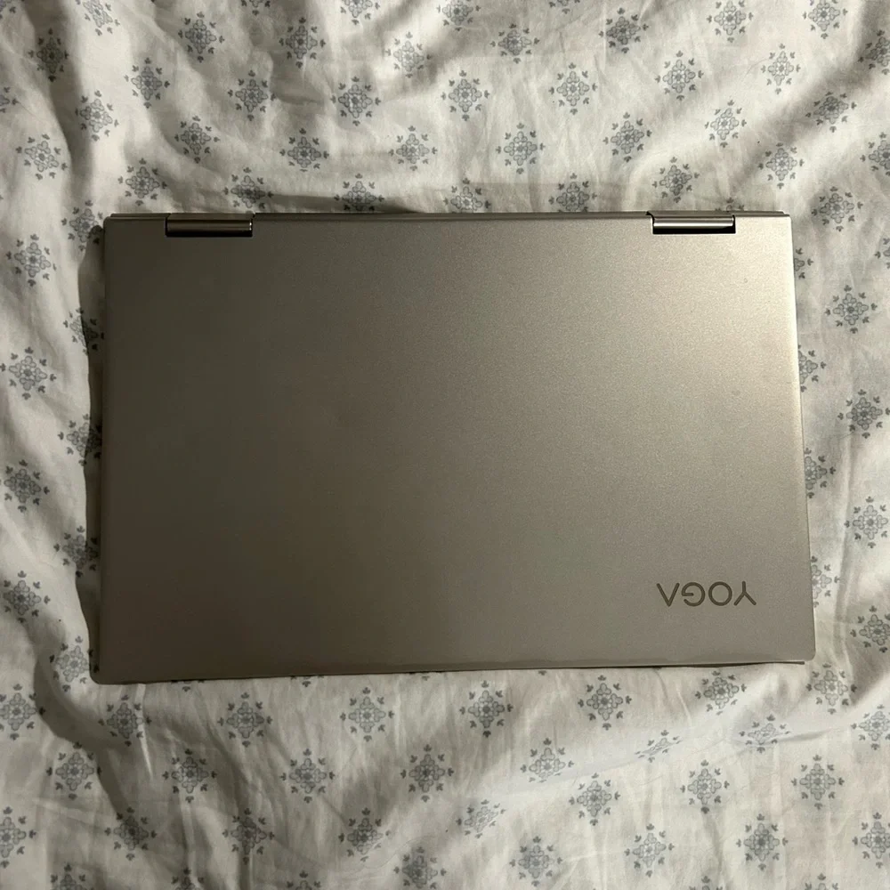 lenovo yoga c740 14”